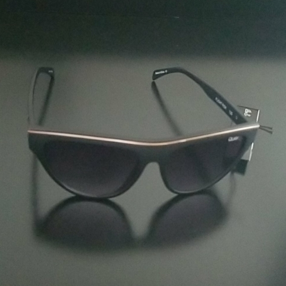 Quay Australia Flight Risk Sunglasses Black/Smoke - Picture 8 of 11